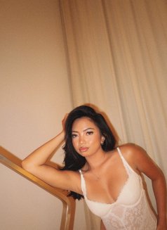 Cecil Petite Babe - escort in Singapore Photo 7 of 17