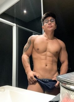 Cedrick Young Cute - Male escort in Hong Kong Photo 17 of 20