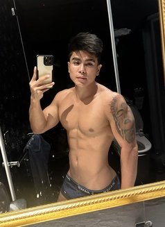 Cedrick Young Cute - Male escort in Hong Kong Photo 19 of 20