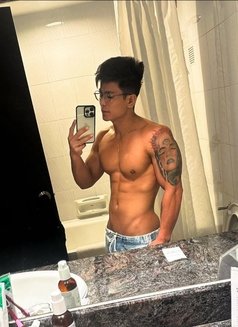 Cedrick Young Cute - Male escort in Hong Kong Photo 12 of 20