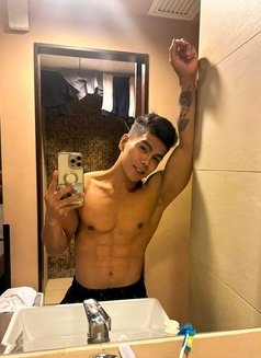 Cedrick Young Cute - Male escort in Hong Kong Photo 15 of 20