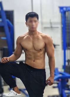 Cedricklee - Male escort in Manila Photo 2 of 10