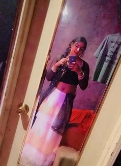 Celena - Transsexual escort in Colombo Photo 3 of 6