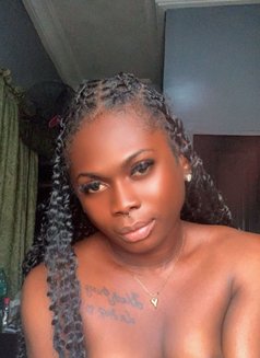 Celess - Acompañantes transexual in Lagos, Nigeria Photo 1 of 10