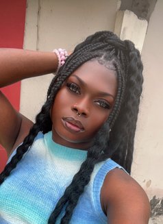 Celess - Acompañantes transexual in Lagos, Nigeria Photo 3 of 10