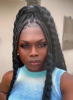 Celess - Acompañantes transexual in Lagos, Nigeria Photo 4 of 10
