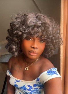 Celess - Acompañantes transexual in Lagos, Nigeria Photo 9 of 10