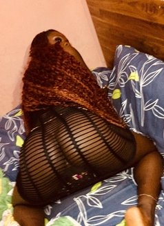 Celess - Acompañantes transexual in Lagos, Nigeria Photo 5 of 10