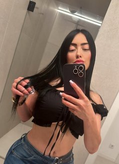 Celeste - puta in Paris Photo 9 of 9