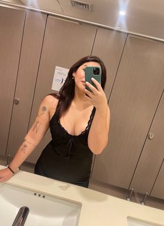 Celestine_bottom - Acompañantes transexual in Makati City Photo 2 of 23