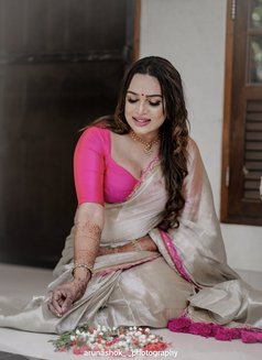 Gorgeous Top /Bottom Ts Hima Menon mallu - Transsexual escort in Kochi Photo 12 of 20