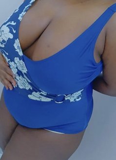 Celin - puta in Cairo Photo 4 of 4