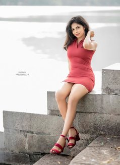 Celina - puta in Dubai Photo 5 of 5