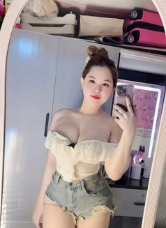 Celina - escort in Gurgaon Photo 4 of 5