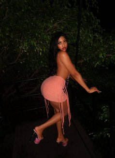 Celina - escort in Accra Photo 2 of 6