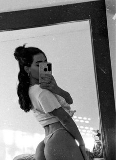 Celina - escort in Dubai Photo 5 of 6