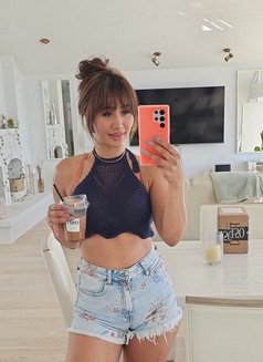Celinaxoxo - puta in Dubai Photo 3 of 8