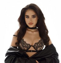 Celine 20y, Hot Beauty - puta in Dubai Photo 1 of 5