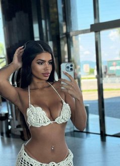 Celine - escort in Dubai Photo 4 of 6