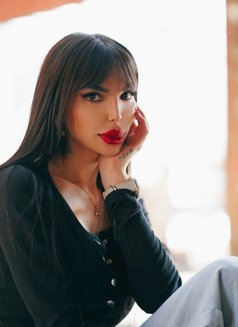 Celine - Acompañantes transexual in Montreal Photo 3 of 5