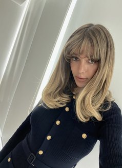 Céline - Transsexual escort in Paris Photo 1 of 5