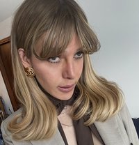 Céline - Transsexual escort in Paris