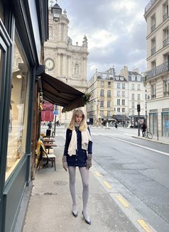 Céline - Transsexual escort in Paris Photo 4 of 10