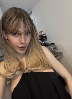 Céline - Transsexual escort in Paris Photo 10 of 10