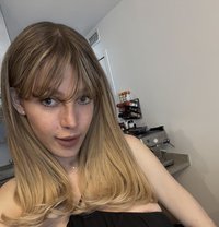Céline - Transsexual escort in Paris