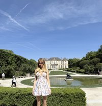 Céline - Transsexual escort in Paris
