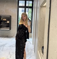 Céline - Transsexual escort in Paris