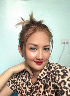 Celine - escort in Makati City Photo 11 of 12
