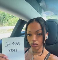 Celine - escort in Paris