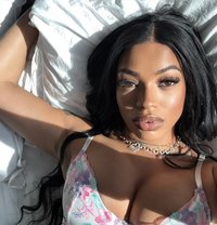 Celine - escort in Paris