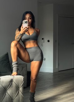 Celine - escort in Paris Photo 3 of 6