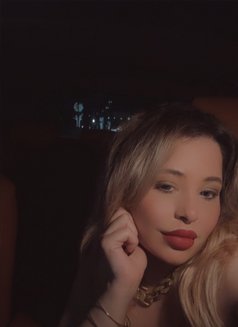 Celine From Lebanon - masseuse in Abu Dhabi Photo 2 of 3