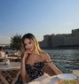 Celine - puta in Dubai Photo 1 of 10