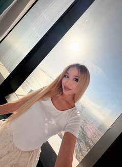Celine - puta in Dubai Photo 3 of 10