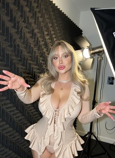 Celine Moretti - escort in Abu Dhabi Photo 6 of 13