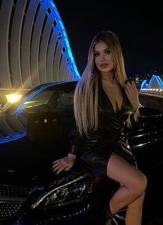 Celine - escort in Dubai Photo 7 of 9