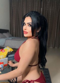 Celine سيلين - escort in Dubai Photo 5 of 10