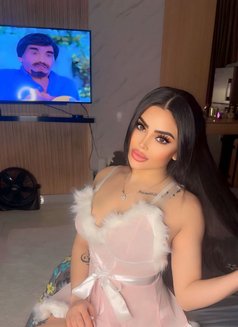 Celine سيلين - escort in Dubai Photo 1 of 5