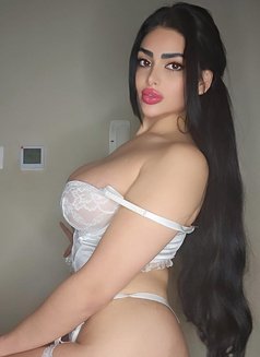 Celine سيلين - escort in Dubai Photo 4 of 5