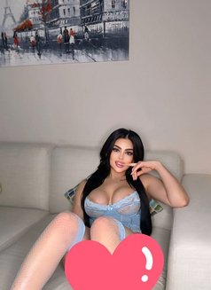 Celine سيلين - escort in Dubai Photo 4 of 7