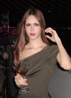 Celine - Acompañantes transexual in Phuket Photo 2 of 4