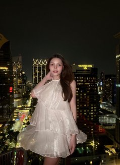 Celine - Acompañantes transexual in Singapore Photo 3 of 3