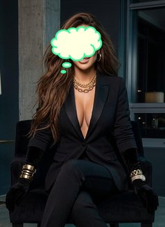 Hanine - escort in Dubai Photo 3 of 5