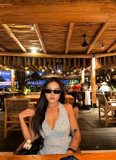 Celineee - puta in Bali Photo 7 of 8