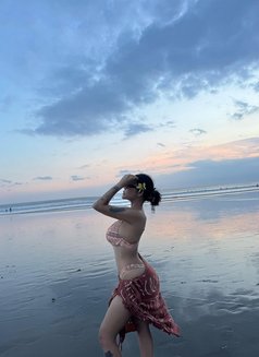 Celineee - puta in Bali Photo 5 of 8