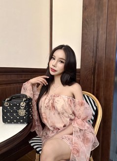 Celinezeen - Transsexual escort in Taichung Photo 15 of 16